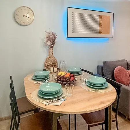 2 Bedroom Awesome In *